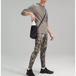 Lululemon Water Bottle Crossbody Bag 2.5L